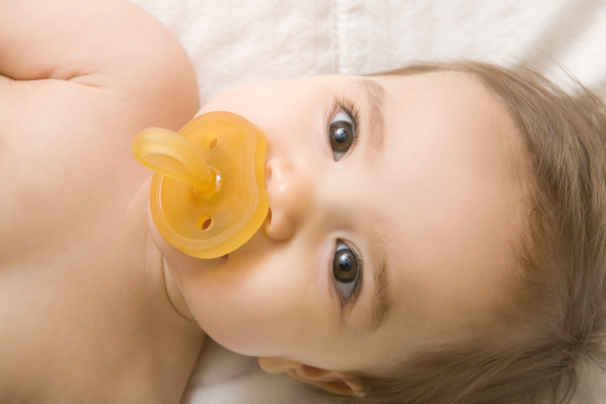 Top 6 Reasons To Use A Natural Rubber Pacifier With Your Baby